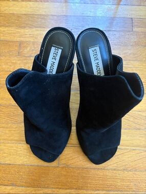 Steve Madden Black Suede Folded Vamp Open-Toe Mules